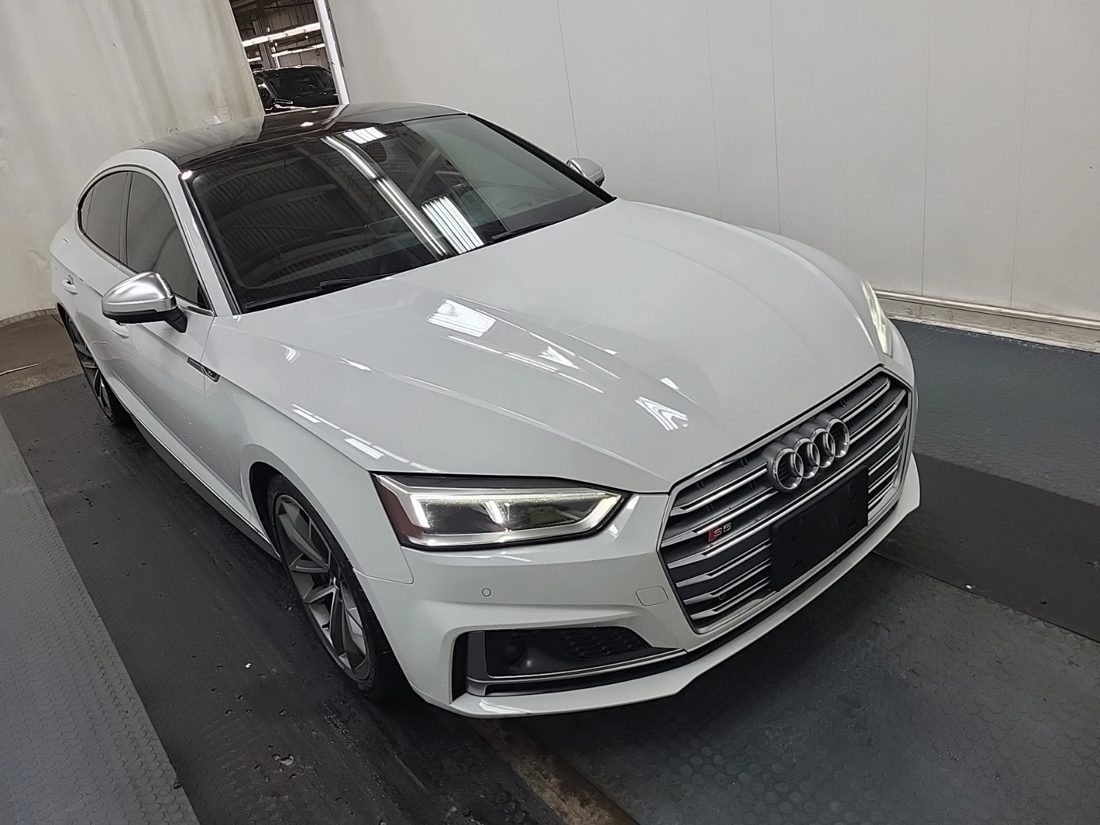 Audi S5 Technik * Blind Spot *  CARFAX * АВТО КРЕДИТ * , снимка 2 - Автомобили и джипове - 54825878