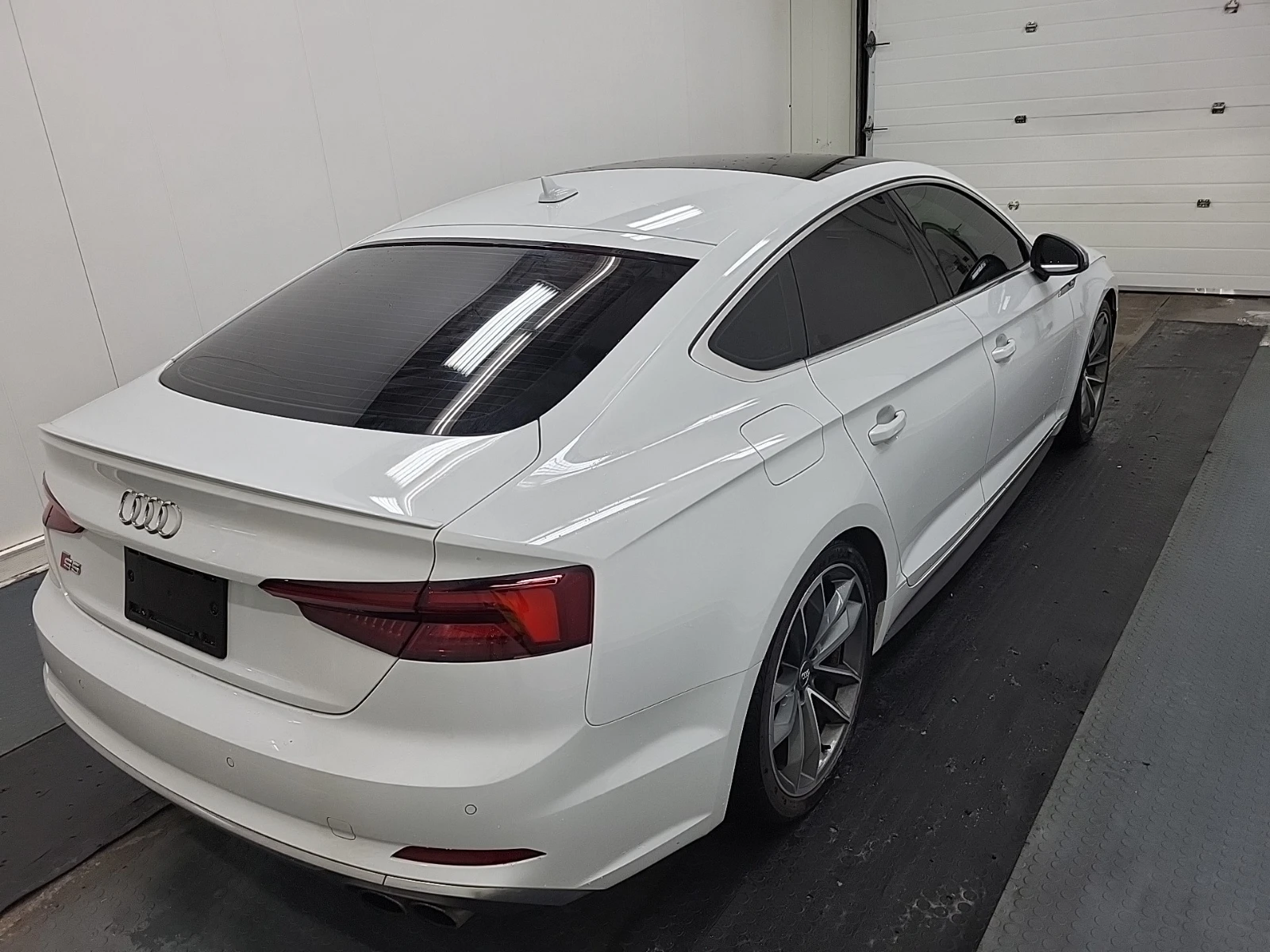 Audi S5 Technik * Blind Spot *  CARFAX * АВТО КРЕДИТ * , снимка 4 - Автомобили и джипове - 54825878