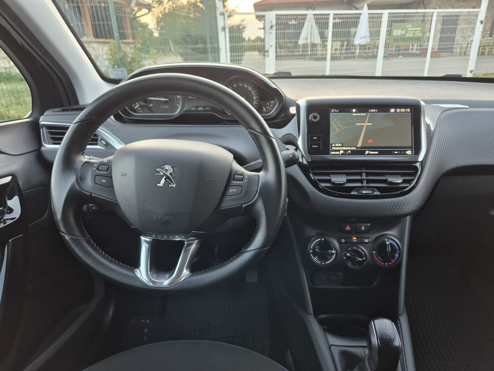 Peugeot 208 1.2i STYLE Подгрев Нави, снимка 16 - Автомобили и джипове - 55647121