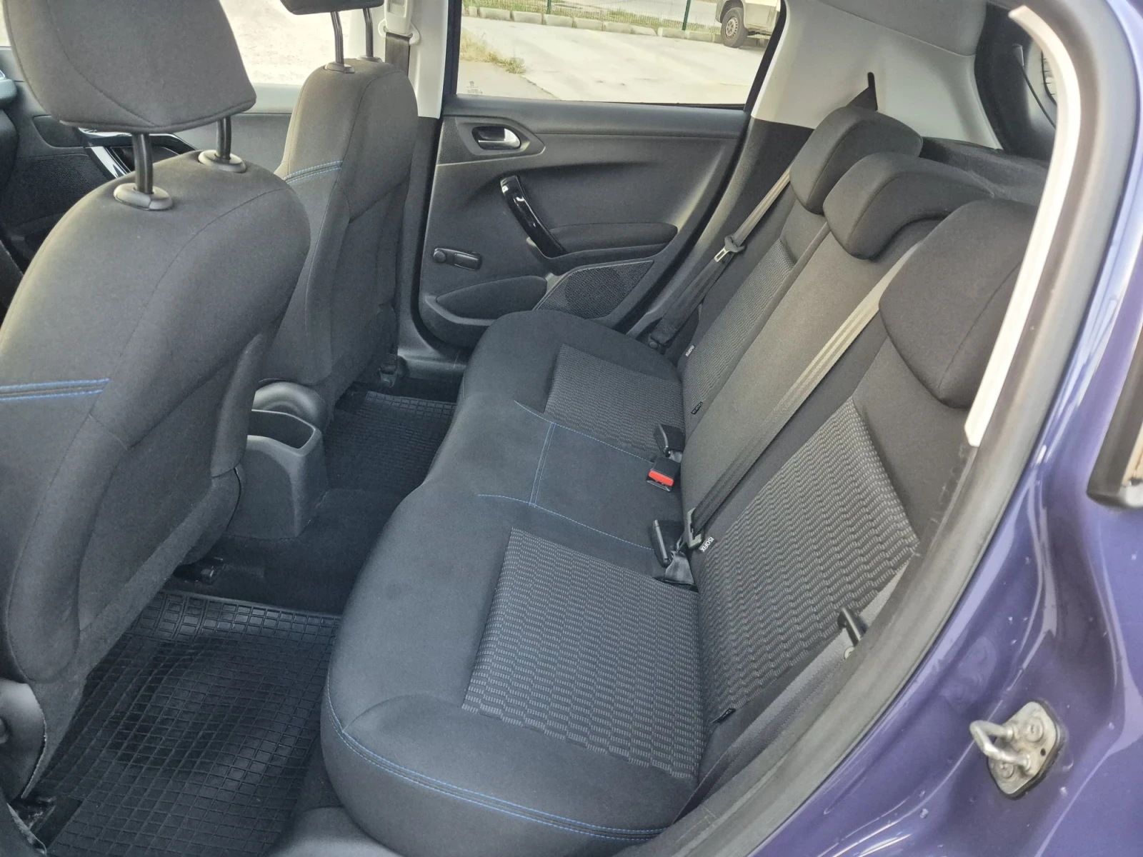 Peugeot 208 1.2i STYLE Подгрев Нави, снимка 13 - Автомобили и джипове - 55647121
