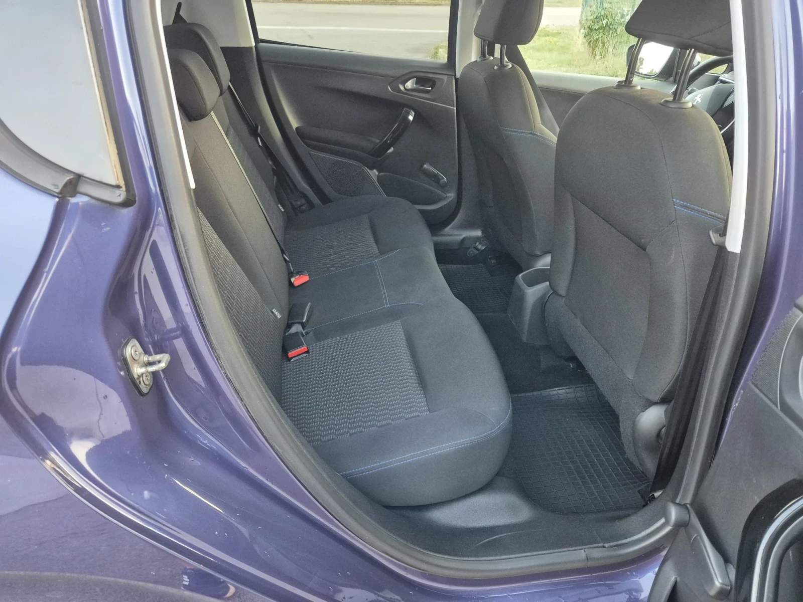 Peugeot 208 1.2i STYLE Подгрев Нави, снимка 12 - Автомобили и джипове - 55647121