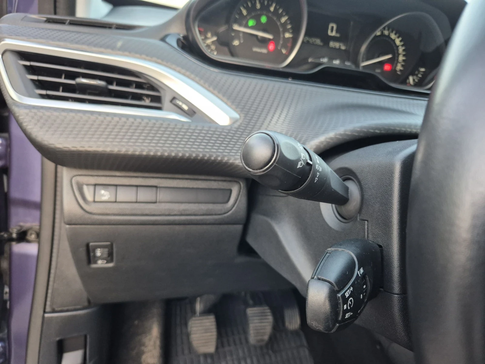 Peugeot 208 1.2i STYLE Подгрев Нави, снимка 7 - Автомобили и джипове - 55647121