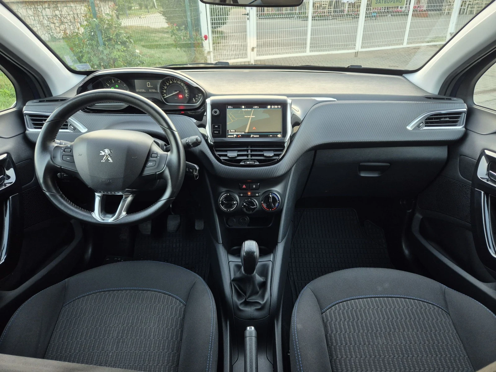 Peugeot 208 1.2i STYLE Подгрев Нави, снимка 6 - Автомобили и джипове - 55647121
