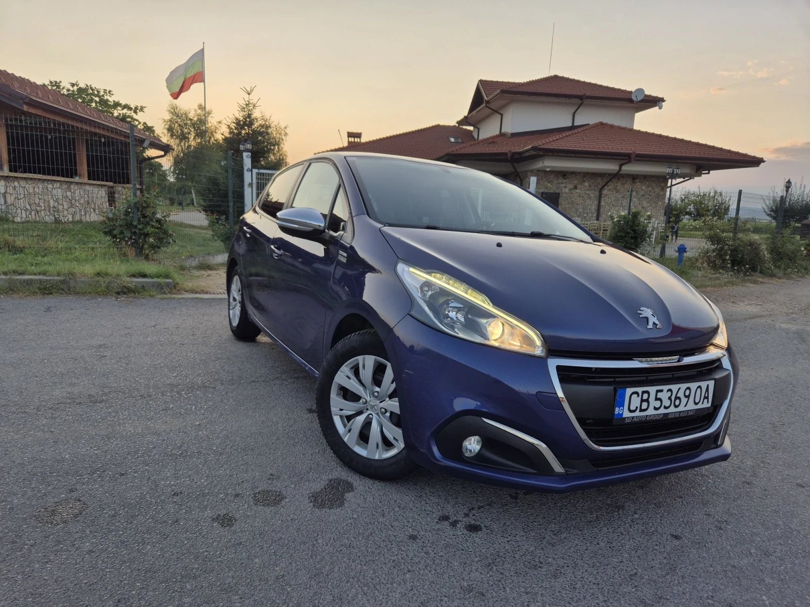 Peugeot 208 1.2i STYLE Подгрев Нави