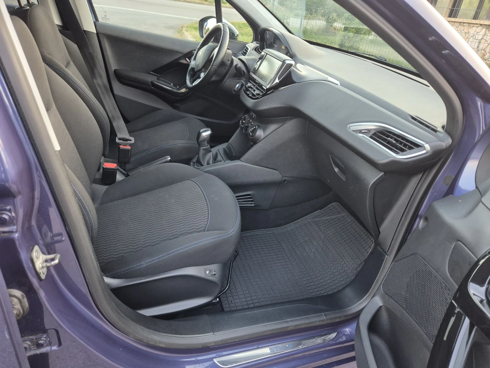 Peugeot 208 1.2i STYLE Подгрев Нави, снимка 11 - Автомобили и джипове - 55647121