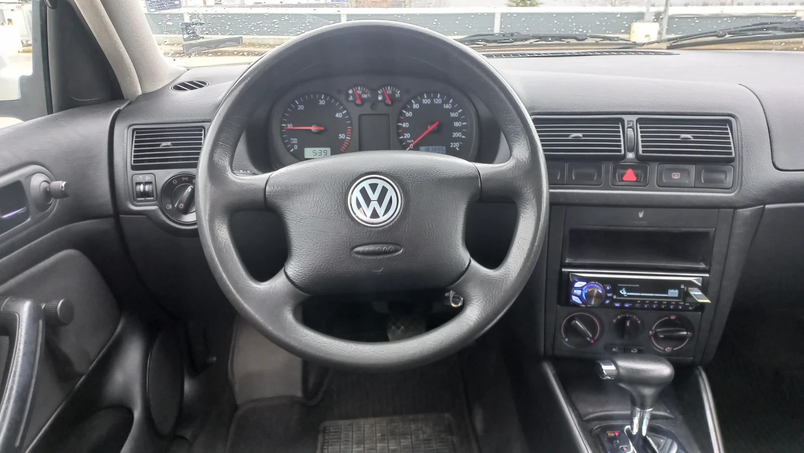 VW Golf 1.9 90 кс АВТОМАТИК, снимка 13 - Автомобили и джипове - 55828908