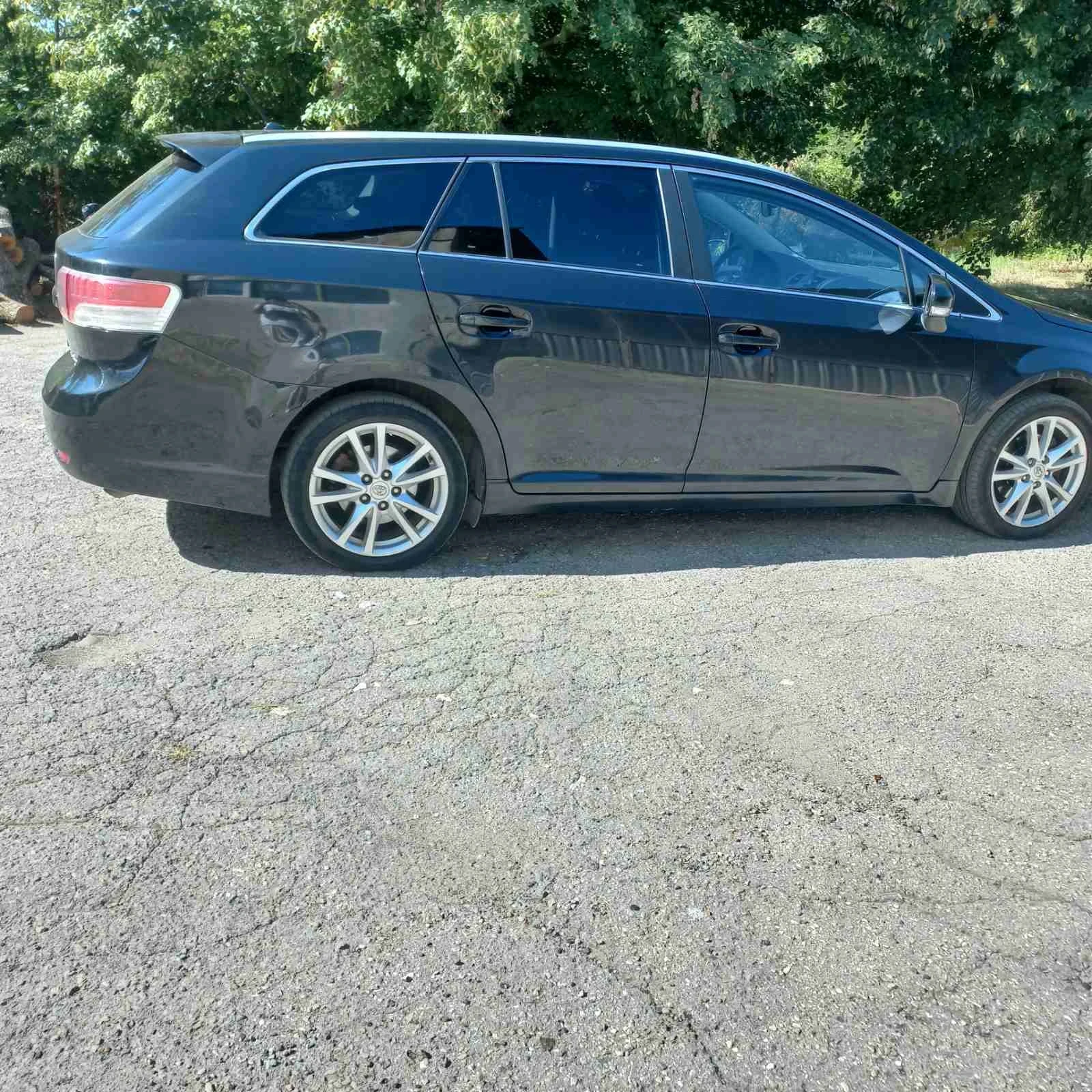 Toyota Avensis 2.0, снимка 3 - Автомобили и джипове - 56024480