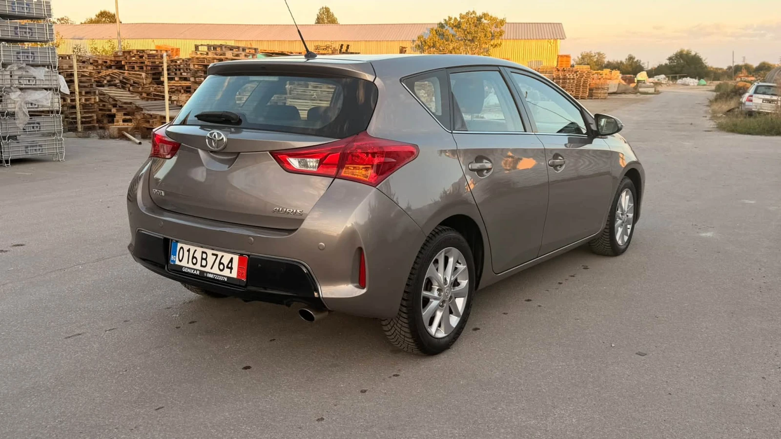 Toyota Auris 1.6 БЕНЗИН  EURO5, снимка 9 - Автомобили и джипове - 56298861