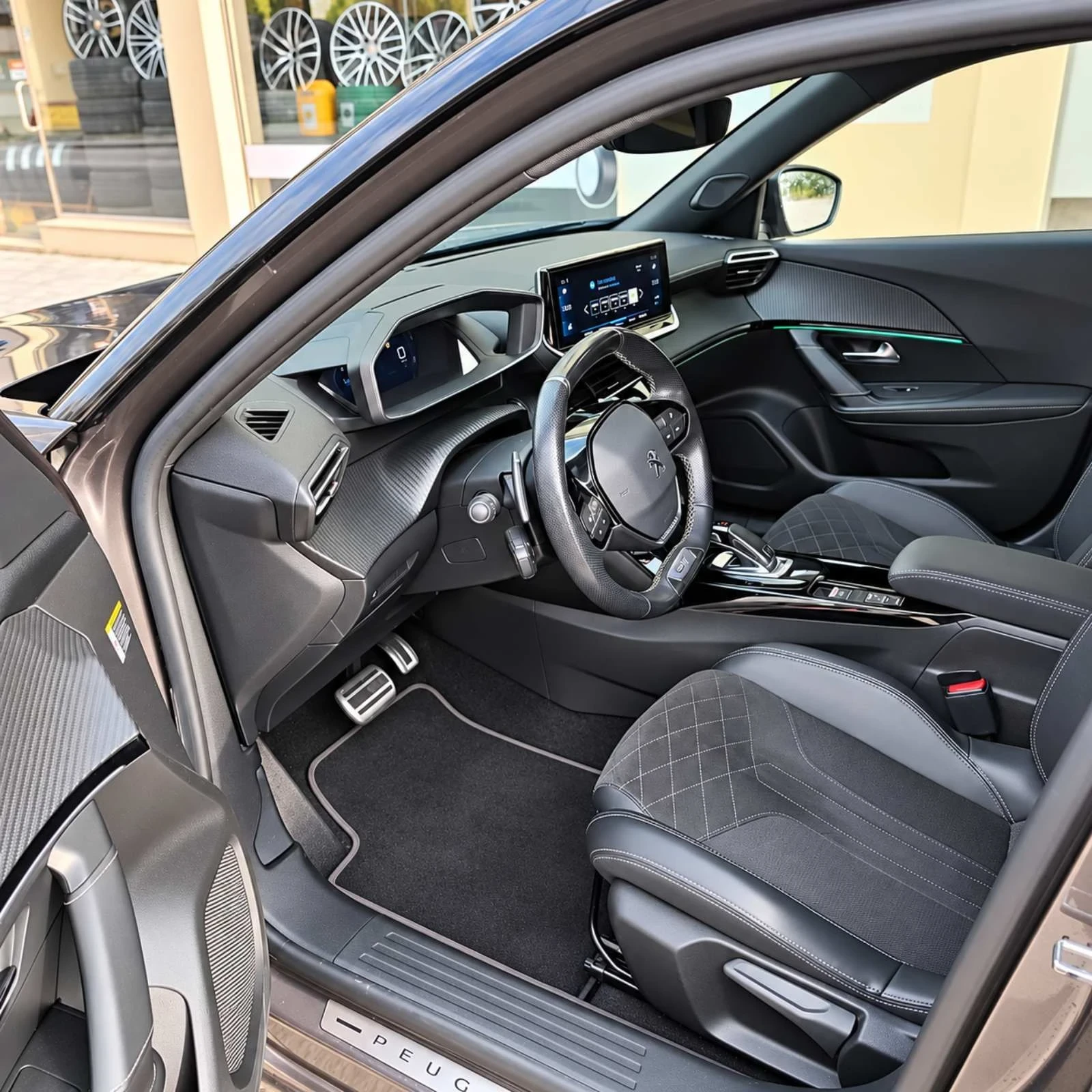 Peugeot 2008 1.5HDI GT Full, снимка 8 - Автомобили и джипове - 56583345