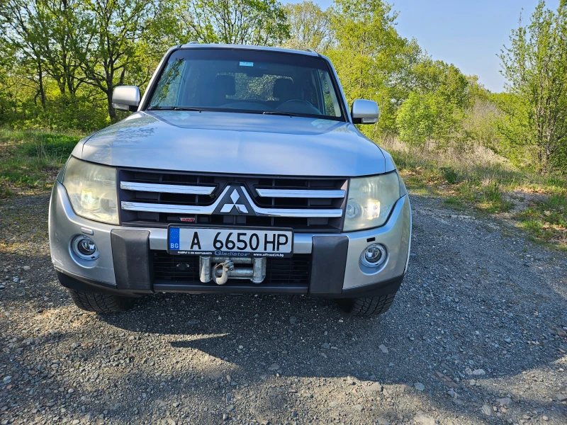 Mitsubishi Pajero Gas, снимка 1 - Автомобили и джипове - 47396592