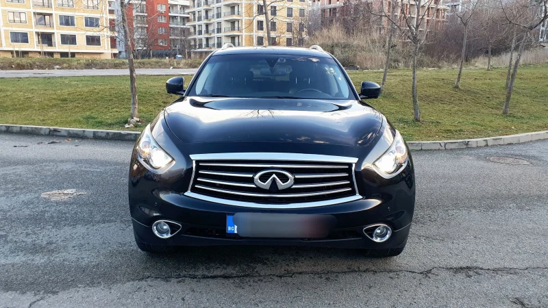 Infiniti QX70 131хил.км. Подгрев, Обдухване, 360 камери, снимка 2 - Автомобили и джипове - 48363650