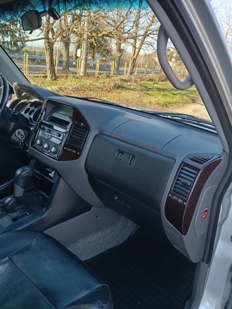 Mitsubishi Pajero, снимка 8 - Автомобили и джипове - 48412281