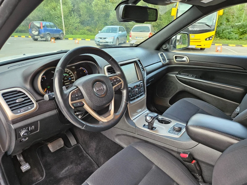 Jeep Grand cherokee, снимка 11 - Автомобили и джипове - 52236329