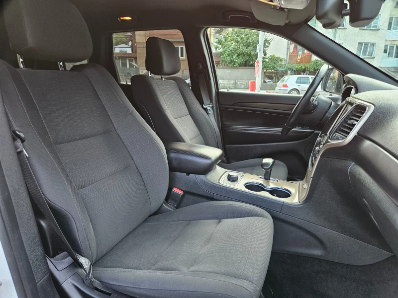Jeep Grand cherokee, снимка 15 - Автомобили и джипове - 52236329