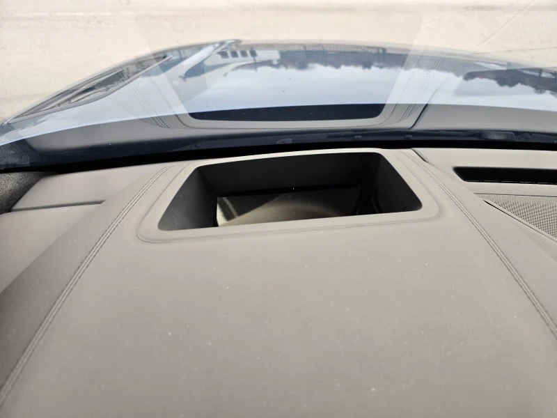 Land Rover Range Rover Velar SV/AUTOBIOGRAPHY/PANORAMA/CAMERA/76KM, снимка 17 - Автомобили и джипове - 52696651