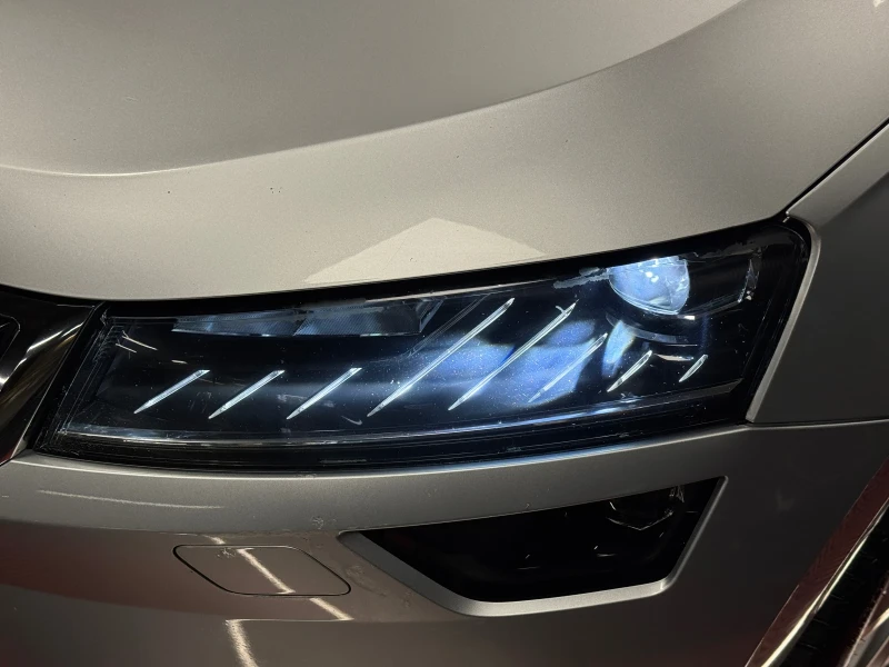 Skoda Karoq 1.6TDI // PANORAMA // DSG// ГАРАНЦИОНЕН ДО 2028г, снимка 10 - Автомобили и джипове - 52740075