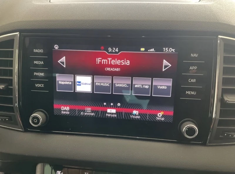 Skoda Karoq 1.6TDI  Автомобил върнат от лизинг, снимка 6 - Автомобили и джипове - 52740075