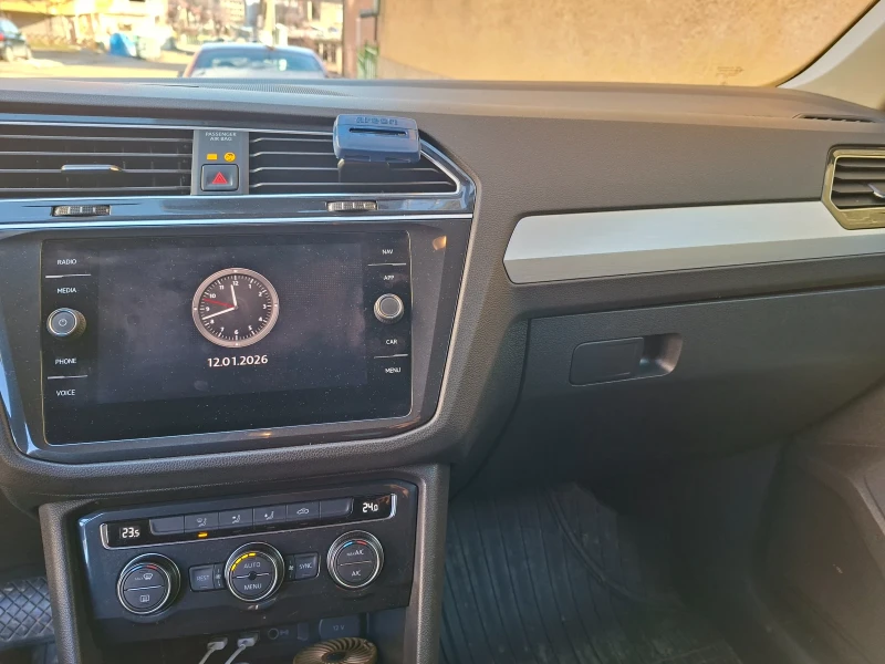 VW Tiguan, снимка 12 - Автомобили и джипове - 53518712