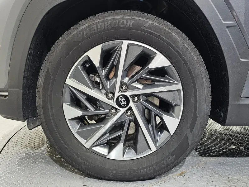 Hyundai Tucson Diesel 2.0 2Wd Premium, снимка 5 - Автомобили и джипове - 55616135