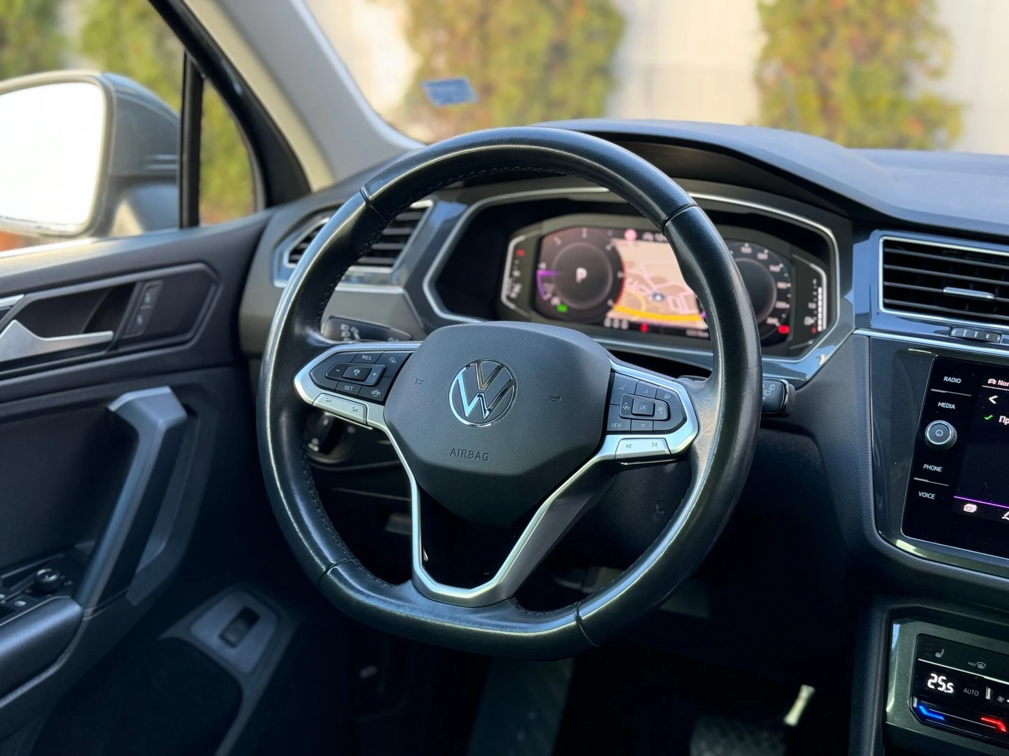 VW Tiguan Elegance 2.0 TDI SCR 4MOTION DSG - изображение 10