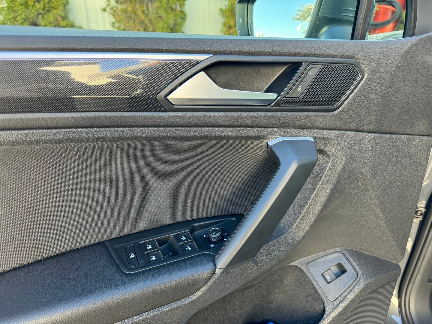 VW Tiguan Elegance 2.0 TDI SCR 4MOTION DSG | Mobile.bg � ����������� 6