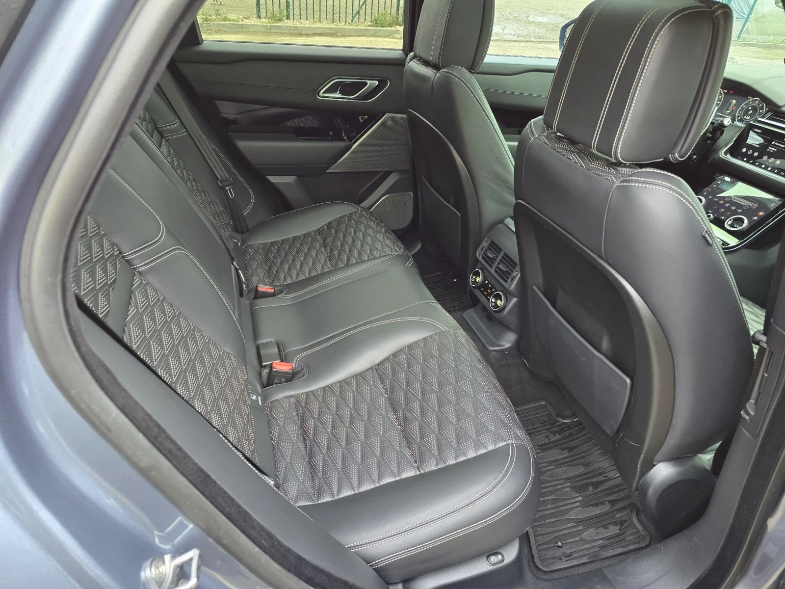 Land Rover Range Rover Velar SV/AUTOBIOGRAPHY/PANORAMA/CAMERA/76KM | Mobile.bg   11