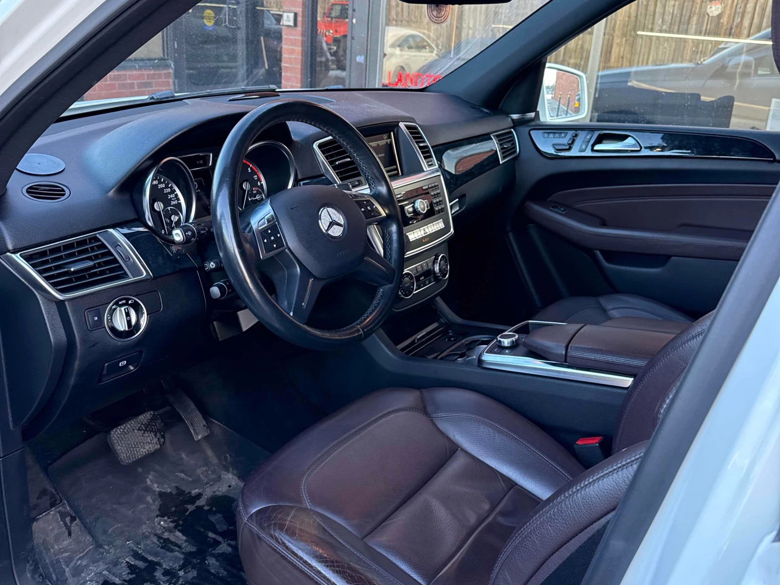 Mercedes-Benz ML 350 4M* AMG-pkg* Пано* Подгрев* 360View* Harman/Kardon - изображение 6