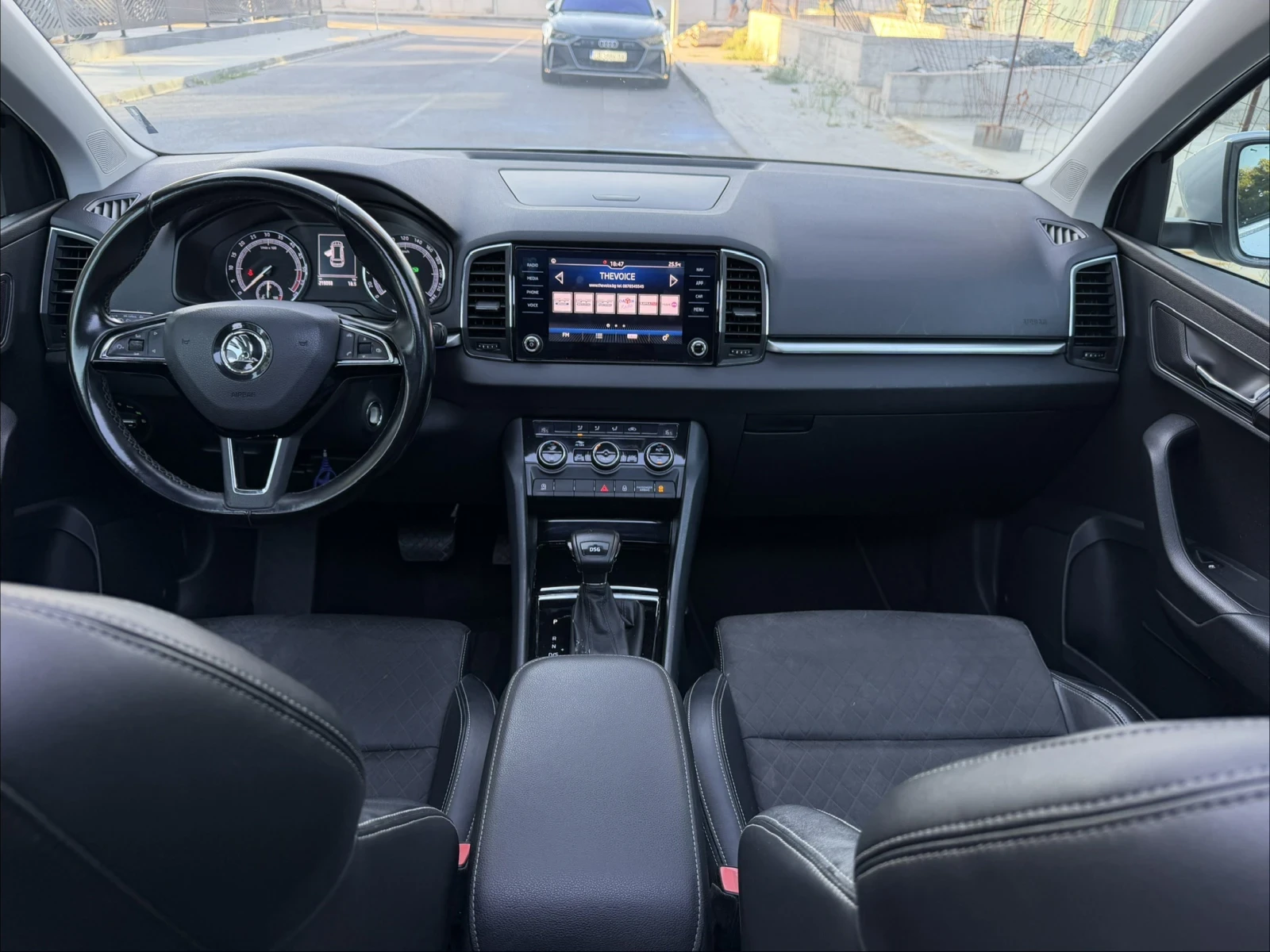 Skoda Karoq 30 TDI // PANORAMA // DSG// �������� | Mobile.bg � ����������� 5