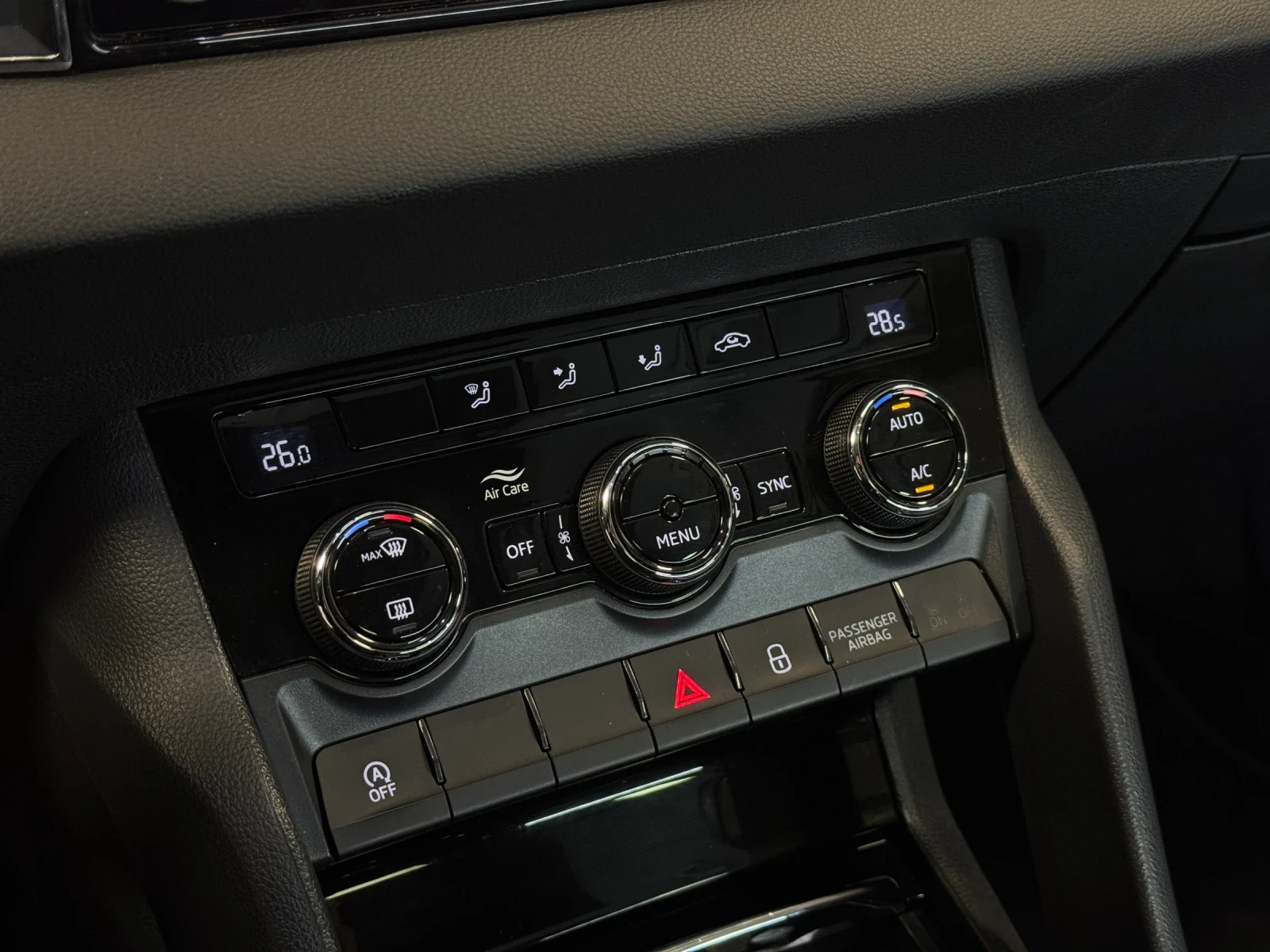 Skoda Karoq 1.6TDI // PANORAMA // DSG// ����������� �� 2028� | Mobile.bg � ����������� 12