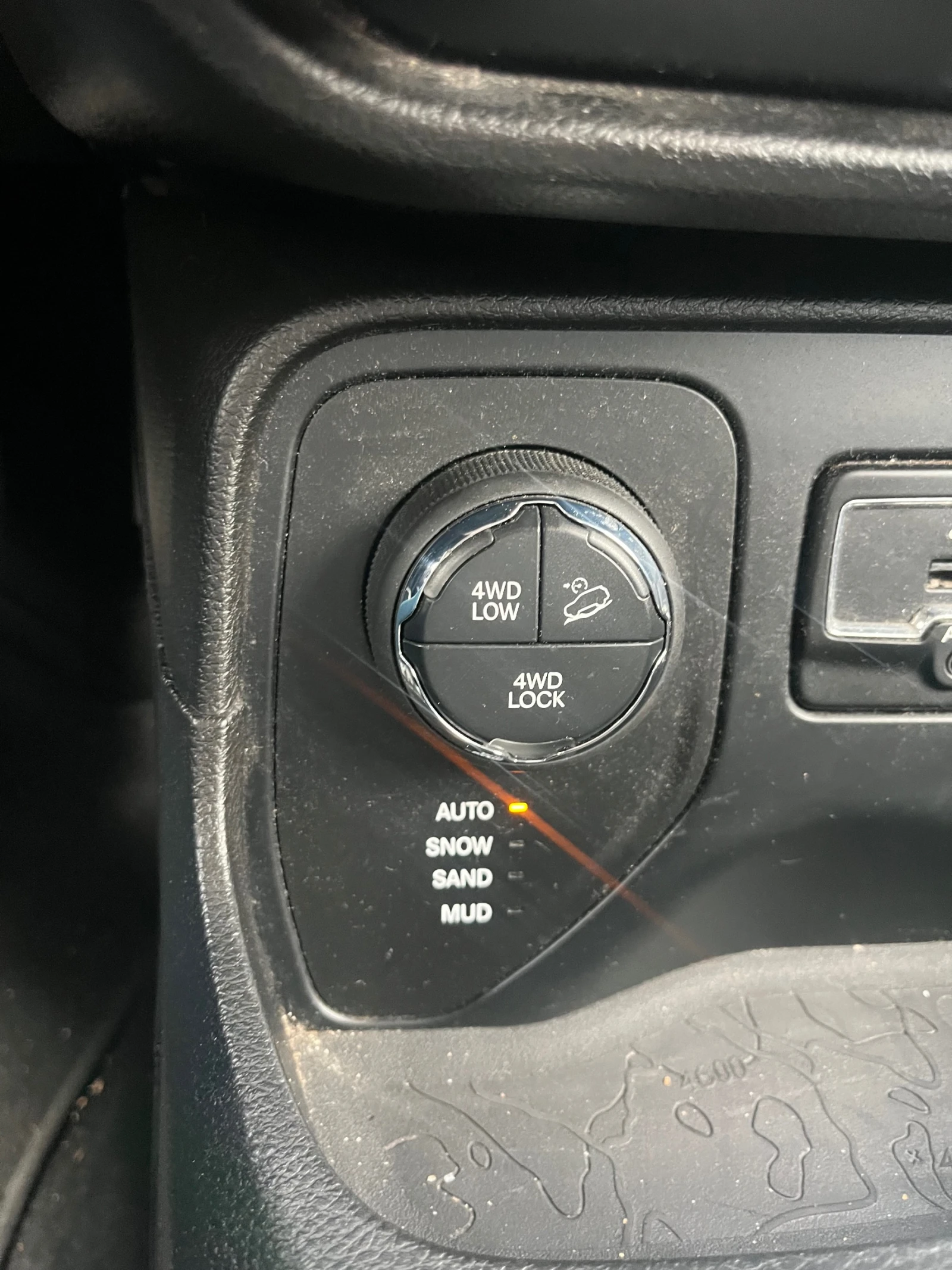 Jeep Renegade 2.0 AVTOMAT 4* 4, снимка 16 - Автомобили и джипове - 54874166