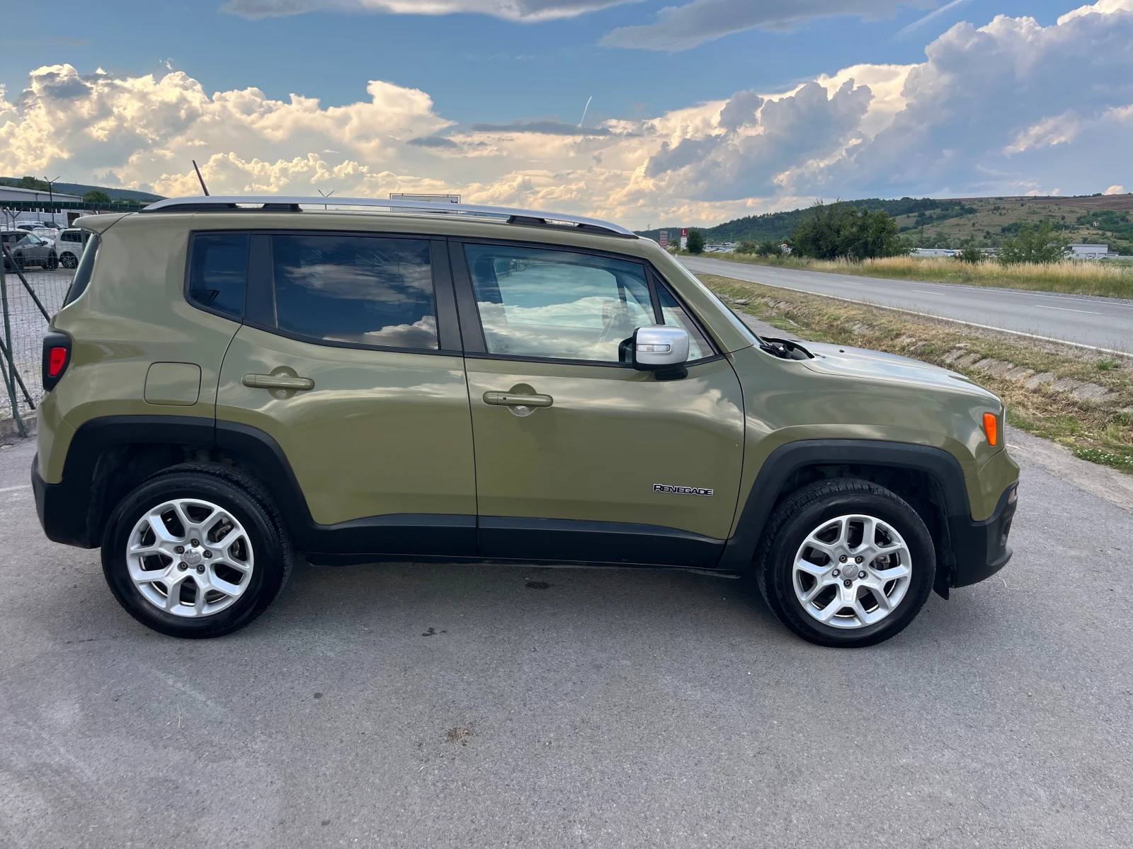 Jeep Renegade 2.0 AVTOMAT 4* 4, снимка 3 - Автомобили и джипове - 54874166
