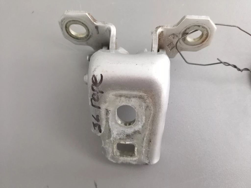 Панта врата задна лява горна Рено Лагуна хечбек 