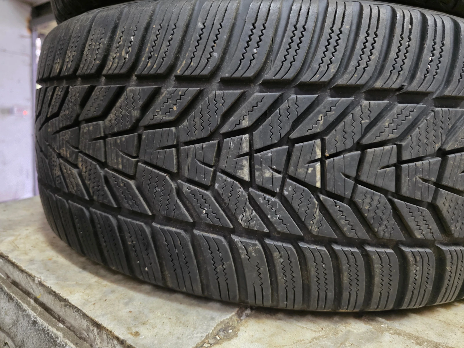 ���� 235/45R18 | Mobile.bg � ����������� 4