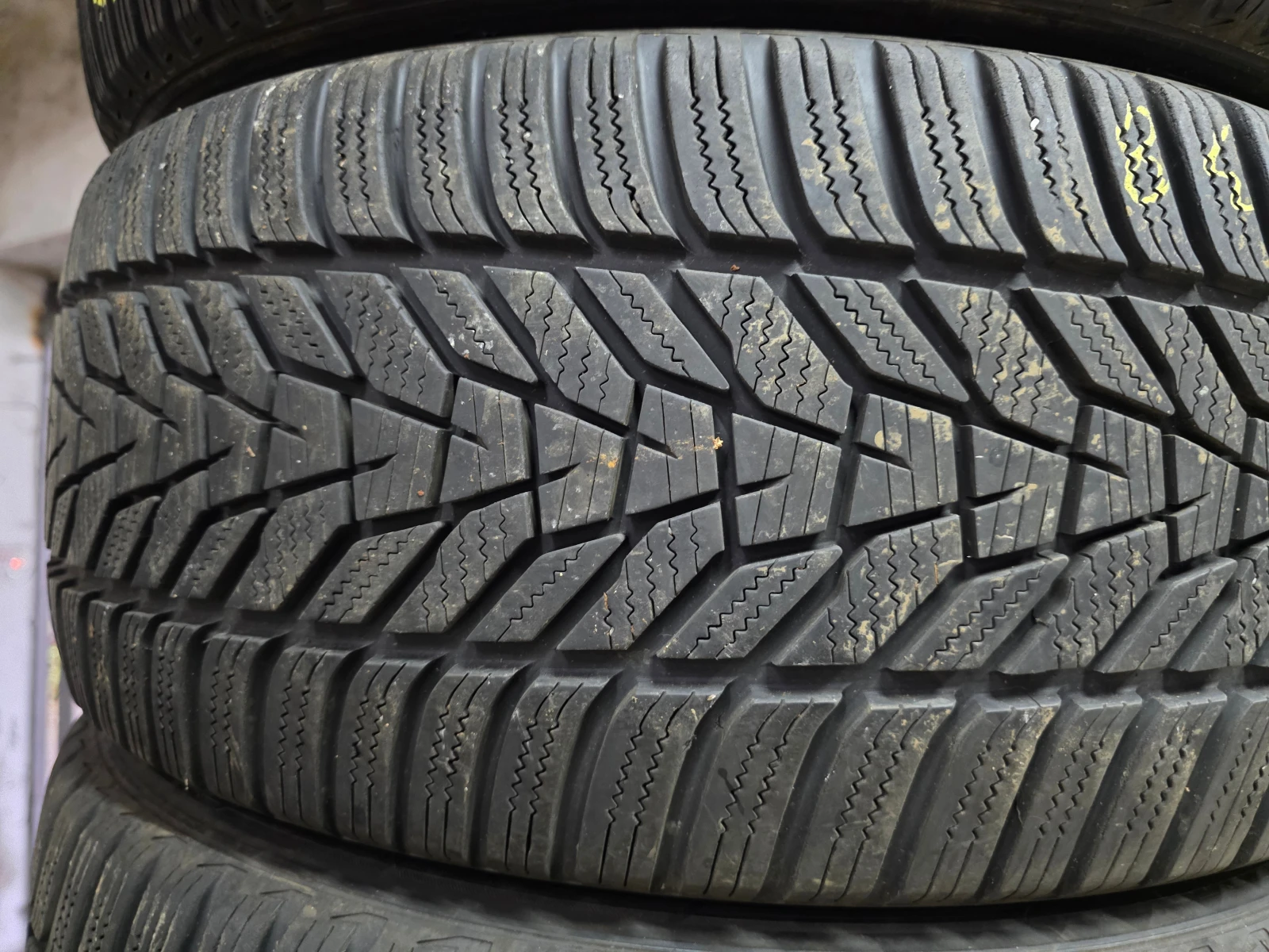 ���� 235/45R18 | Mobile.bg � ����������� 2