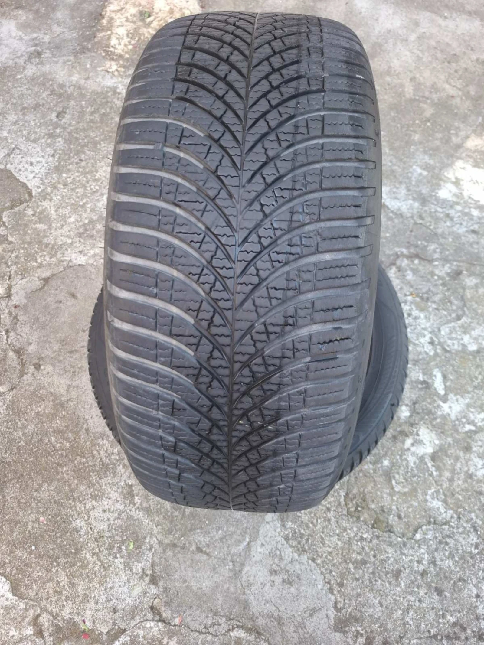 Гуми Всесезонни 225/50R17, снимка 2 - Гуми и джанти - 55185041