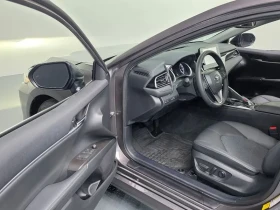 Toyota Camry (Xv70) 2.5, снимка 10