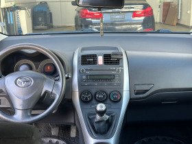 Toyota Auris 1.4 D4D, снимка 8 - Автомобили и джипове - 45736619
