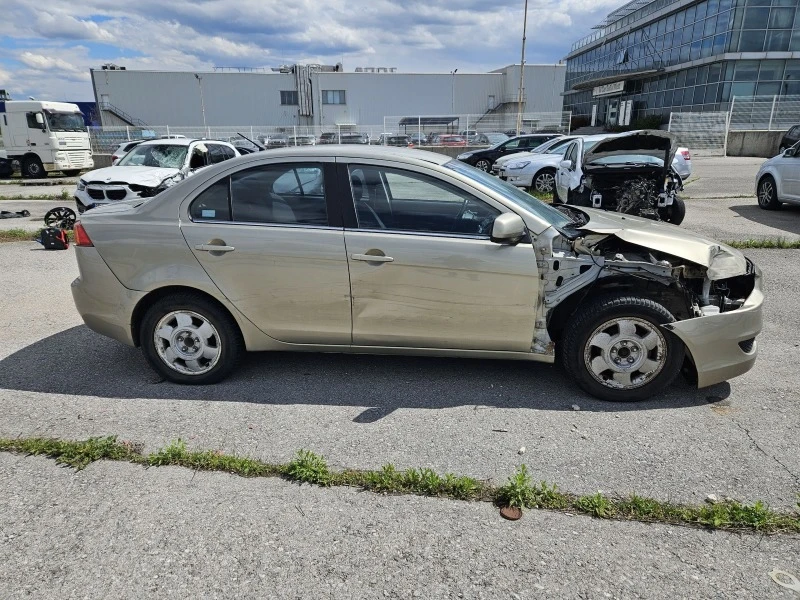 Mitsubishi Lancer 2000 куб., снимка 6 - Автомобили и джипове - 45359819