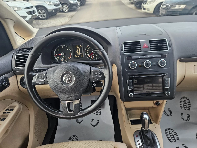 VW Touran 1.6TDI F1 DSG, снимка 10 - Автомобили и джипове - 49321876