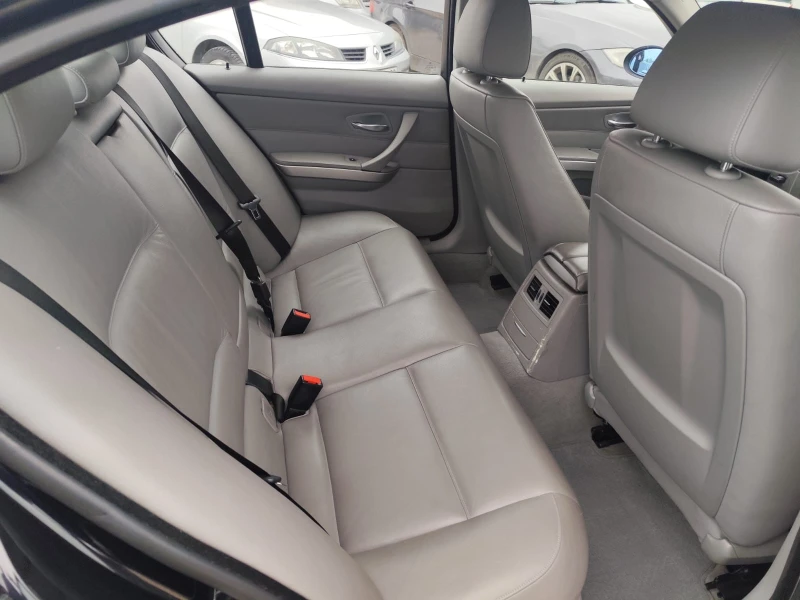 BMW 320 2.0 (163 Hp)-Navi   Италия, снимка 13 - Автомобили и джипове - 50052547