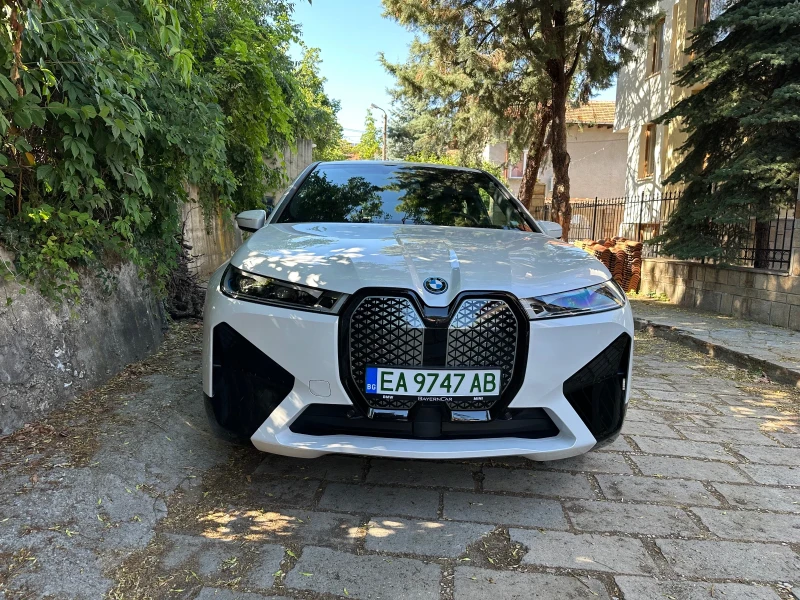 BMW iX 40 X-DRIVE, M-ПАКЕТ, LAZER, H&K, ТОП!!!, снимка 2 - Автомобили и джипове - 52139068