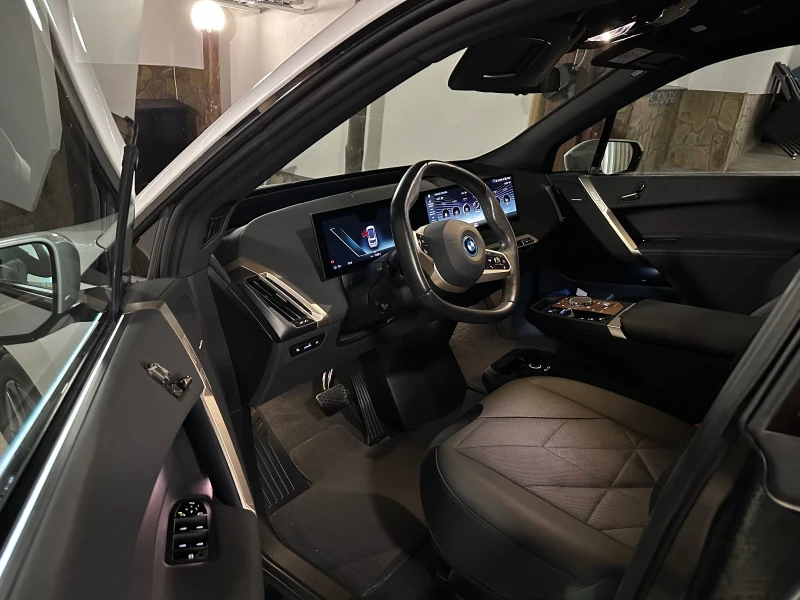BMW iX 40 X-DRIVE, M-ПАКЕТ, LAZER, H&K, ТОП!!!, снимка 15 - Автомобили и джипове - 52139068