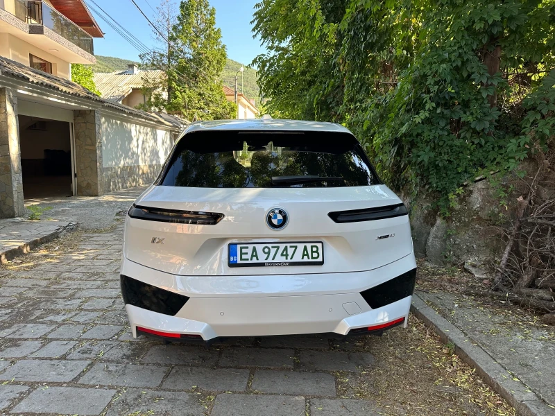BMW iX 40 X-DRIVE, M-ПАКЕТ, LAZER, H&K, ТОП!!!, снимка 6 - Автомобили и джипове - 52139068