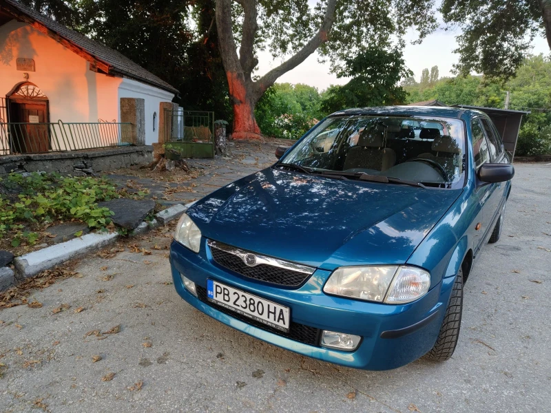 Mazda 323 F, снимка 3 - Автомобили и джипове - 50931102