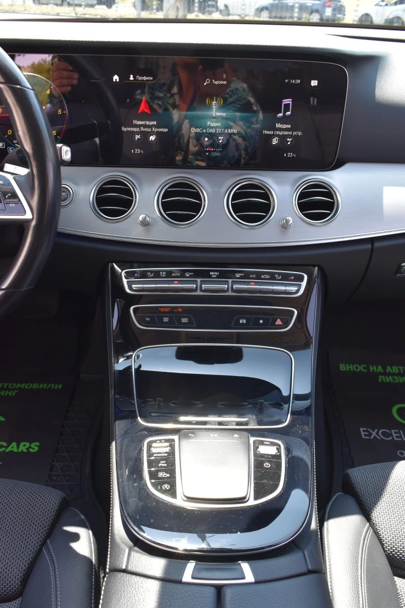Mercedes-Benz E 400 4MATIC* , снимка 15 - Автомобили и джипове - 51206455