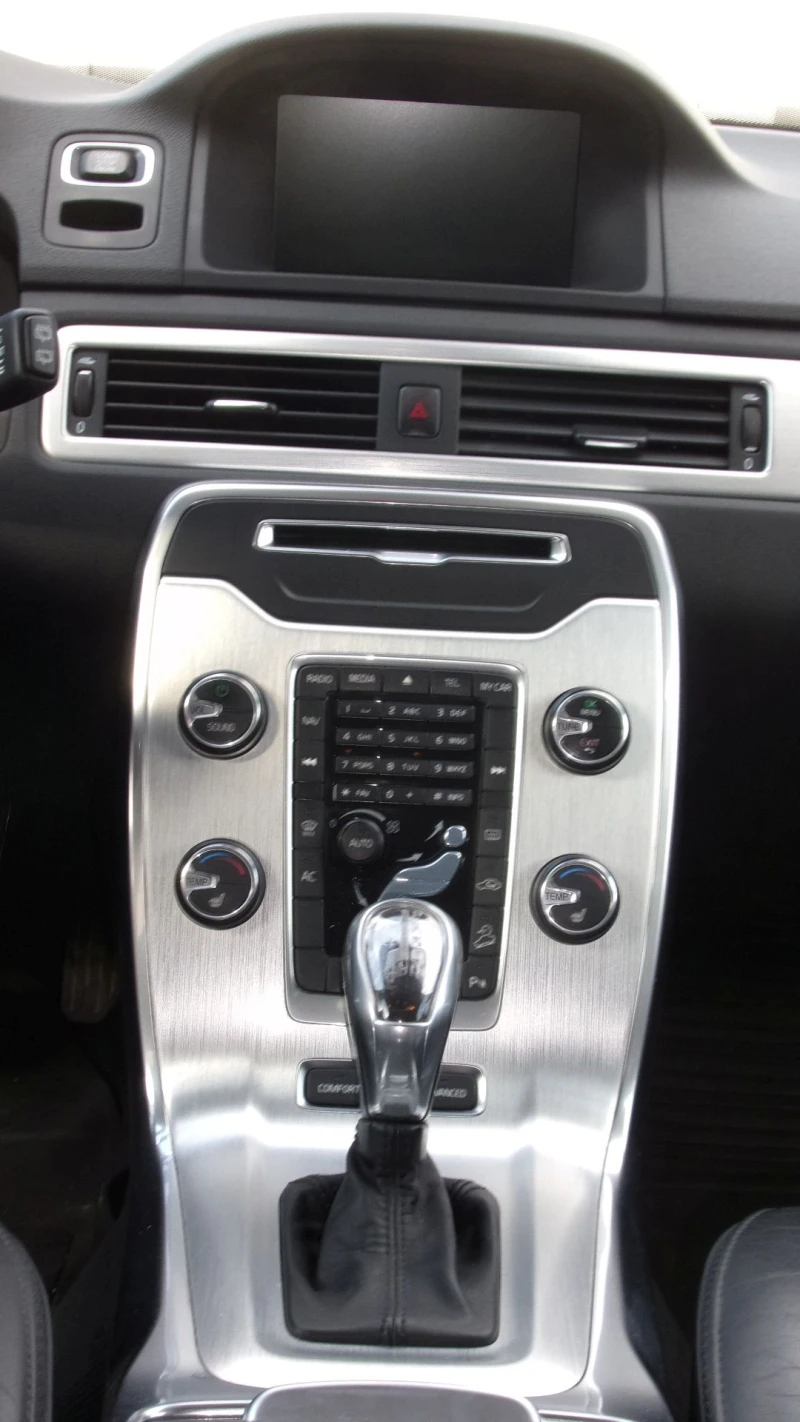 Volvo Xc70 Christmas Offer, снимка 11 - Автомобили и джипове - 52388402