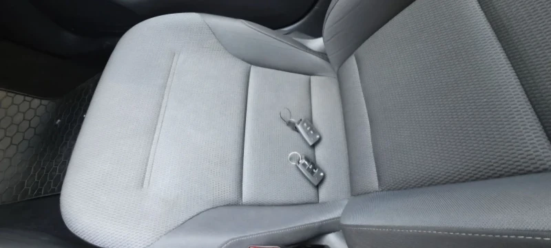 VW Golf 1.6 TDI, снимка 10 - Автомобили и джипове - 52410920