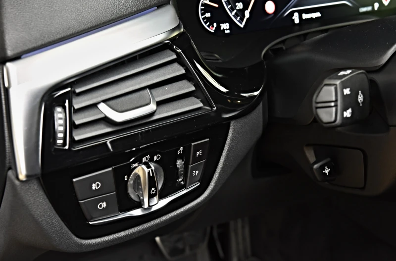 BMW 540 Xdrive, снимка 15 - Автомобили и джипове - 53216336