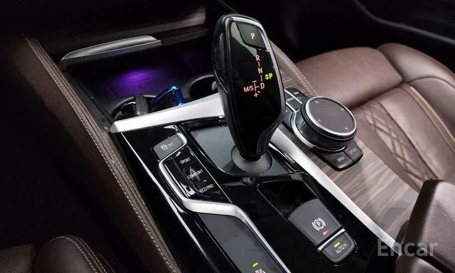 BMW 530 i xDrive Luxury Plus | ОБДУХВАНЕ | HEAD-UP | , снимка 8 - Автомобили и джипове - 53984137