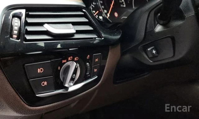 BMW 530 i xDrive Luxury Plus | ОБДУХВАНЕ | HEAD-UP | , снимка 13 - Автомобили и джипове - 53984137